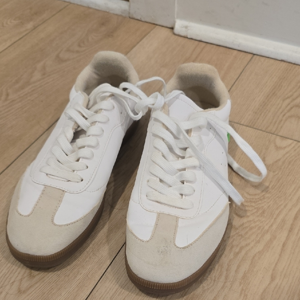 H&M White and Tan Sneakers